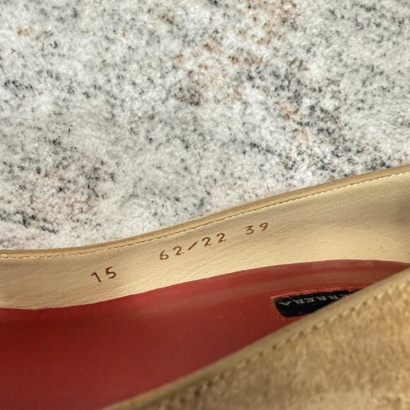 CH Carolina Herrera Brown Suede Pointed Toe Pumps - Picture 8 of 8